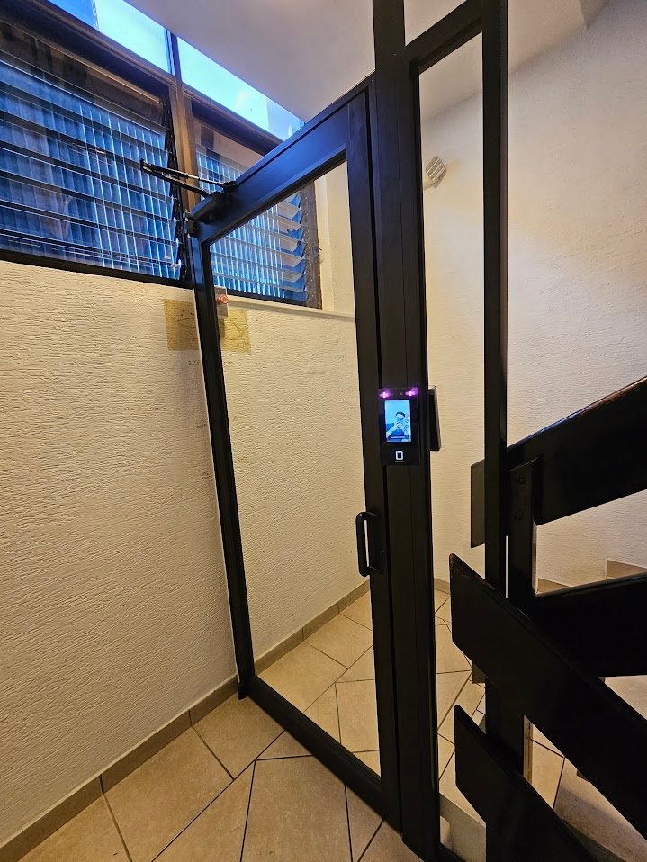 Control de acceso de puerta